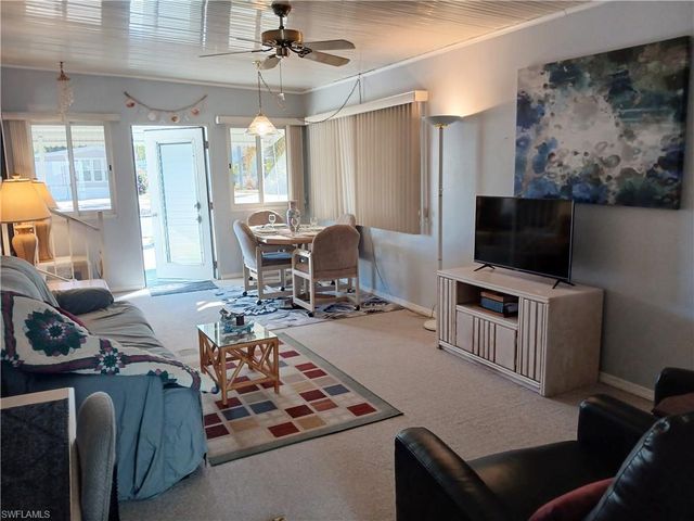 18 Fountain View BLVD, North Fort Myers, FL 33903