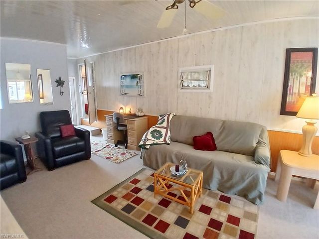 18 Fountain View BLVD, North Fort Myers, FL 33903