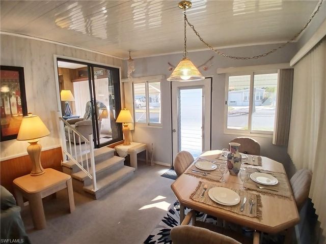 18 Fountain View BLVD, North Fort Myers, FL 33903