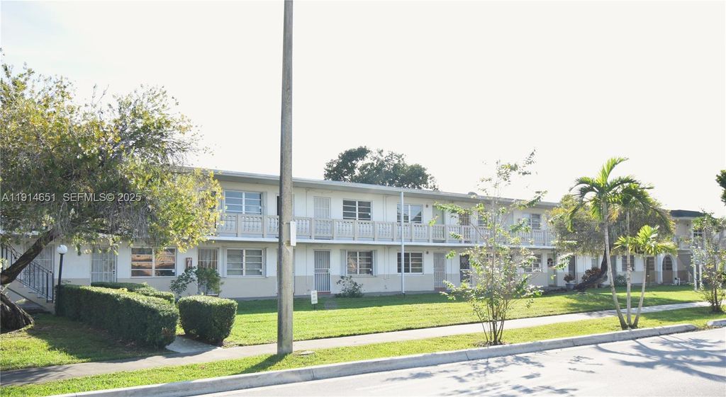 130 NE 202nd Ter S21, Miami Gardens, FL 33179