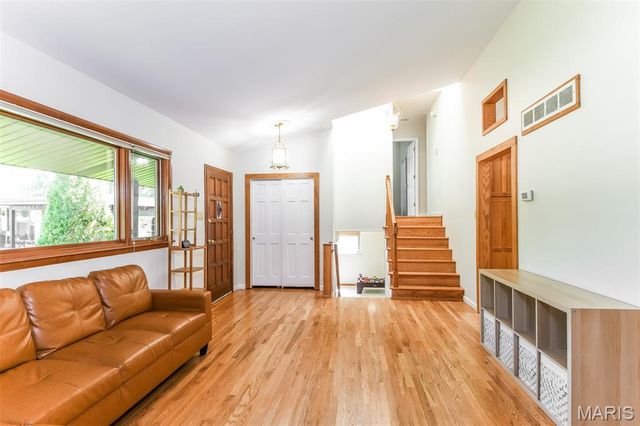 123 Brookside Court, St Louis, MO 63146