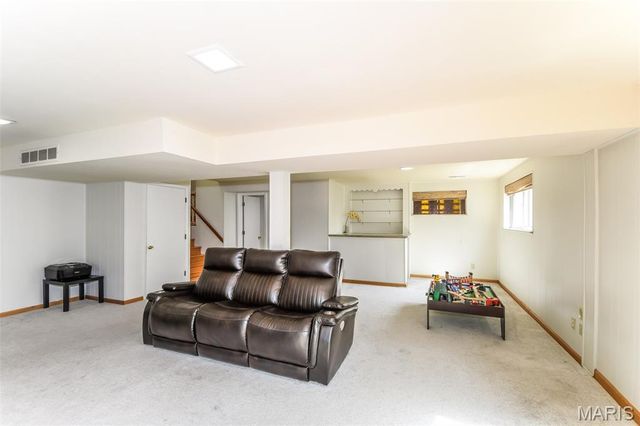 123 Brookside Court, St Louis, MO 63146