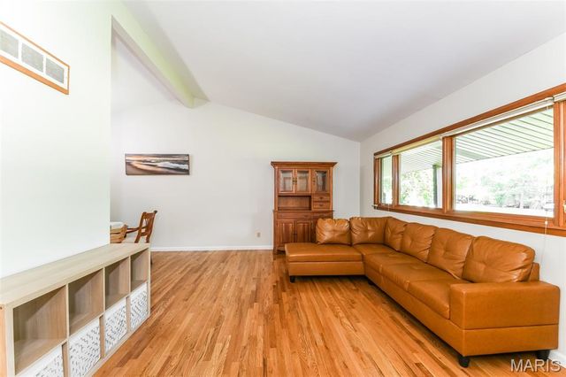 123 Brookside Court, St Louis, MO 63146