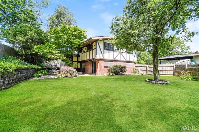 123 Brookside Court, St Louis, MO 63146