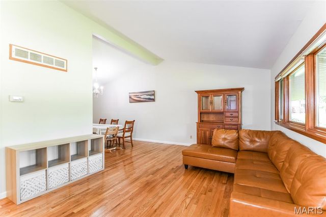 123 Brookside Court, St Louis, MO 63146