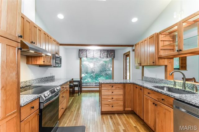 123 Brookside Court, St Louis, MO 63146