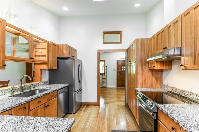 123 Brookside Court, St Louis, MO 63146