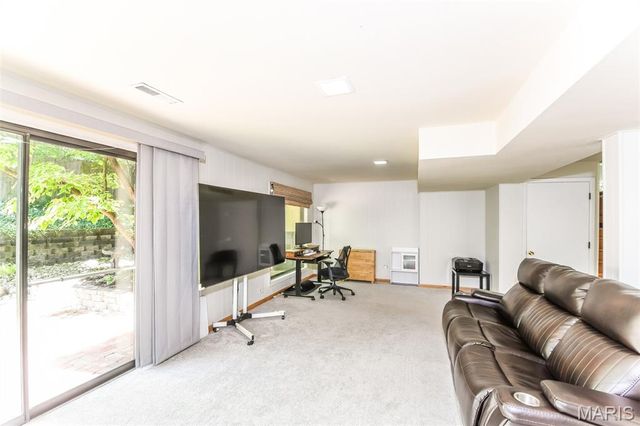 123 Brookside Court, St Louis, MO 63146