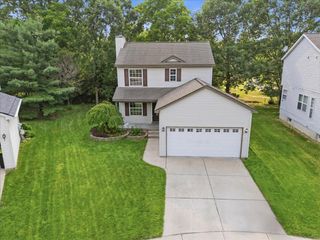 608 Heritage Circle, Fenton, MI 48430