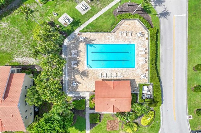 7784 Emerald Cir Apt 203, Naples, FL 34109