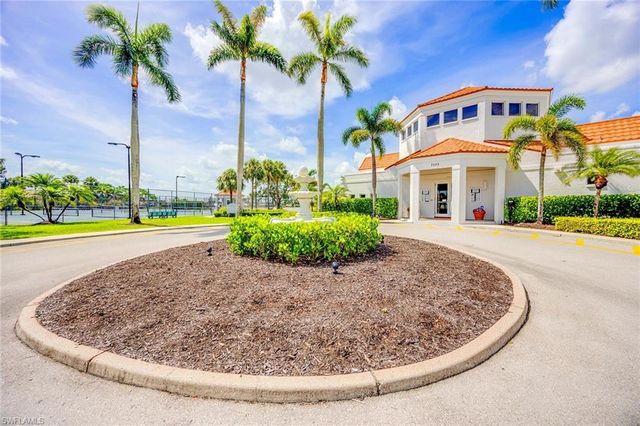 7784 Emerald Cir Apt 203, Naples, FL 34109