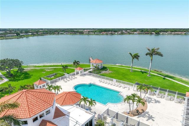 7784 Emerald Cir Apt 203, Naples, FL 34109