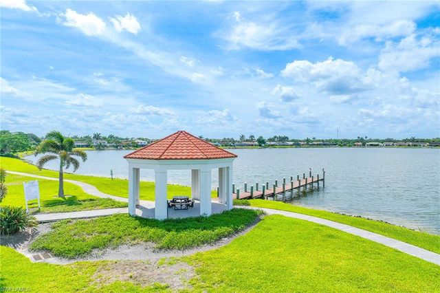 7784 Emerald Cir Apt 203, Naples, FL 34109