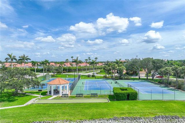 7784 Emerald Cir Apt 203, Naples, FL 34109