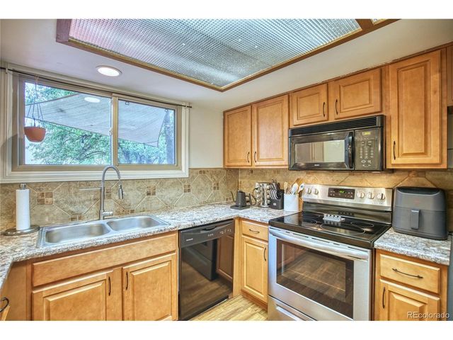 311 Wadsworth Ct, Longmont, CO 80504