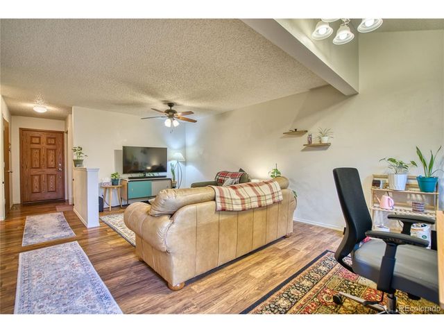311 Wadsworth Ct, Longmont, CO 80504
