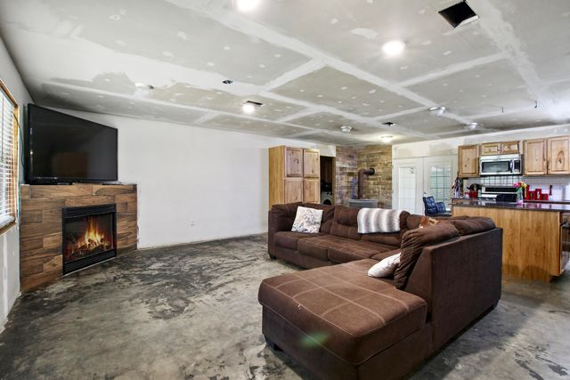 2599 E Hawthorne Rd, Leesville, LA 71446