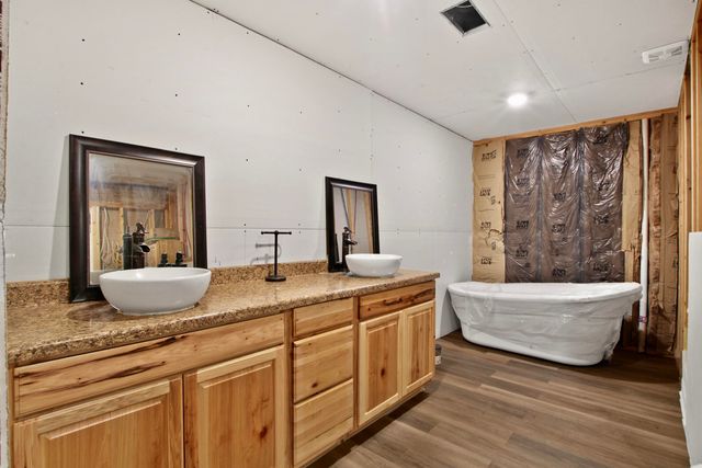 2599 E Hawthorne Rd, Leesville, LA 71446