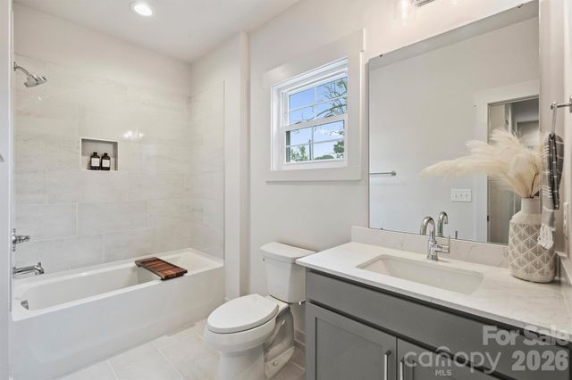 201 Coxe Avenue, Charlotte, NC 28208