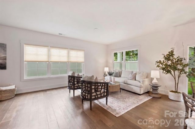 201 Coxe Avenue, Charlotte, NC 28208