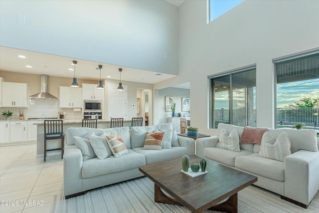 8070 S Expedition Drive, Tucson, AZ 85747