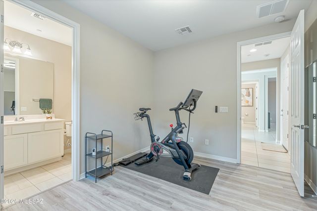 8070 S Expedition Drive, Tucson, AZ 85747