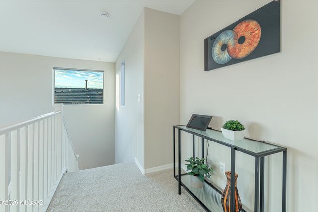 8070 S Expedition Drive, Tucson, AZ 85747