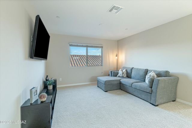 8070 S Expedition Drive, Tucson, AZ 85747