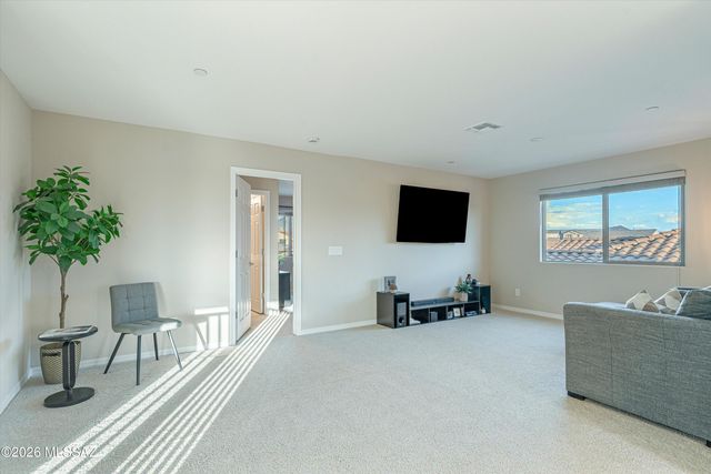 8070 S Expedition Drive, Tucson, AZ 85747