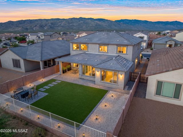 8070 S Expedition Drive, Tucson, AZ 85747