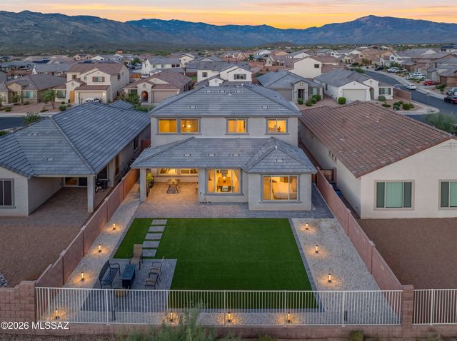 8070 S Expedition Drive, Tucson, AZ 85747
