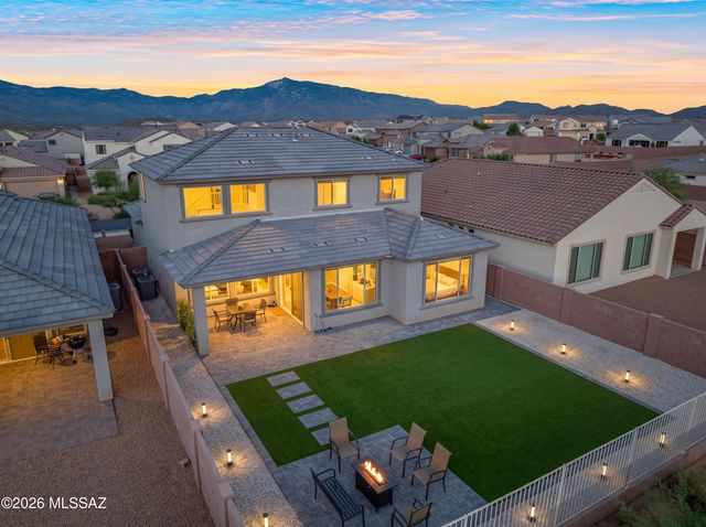 8070 S Expedition Drive, Tucson, AZ 85747