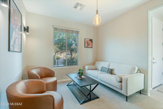 8070 S Expedition Drive, Tucson, AZ 85747