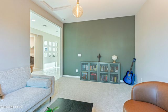 8070 S Expedition Drive, Tucson, AZ 85747
