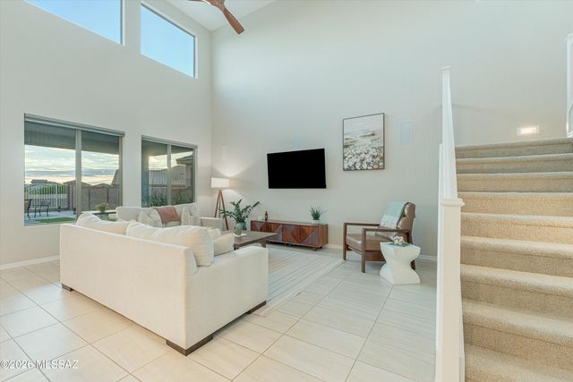 8070 S Expedition Drive, Tucson, AZ 85747