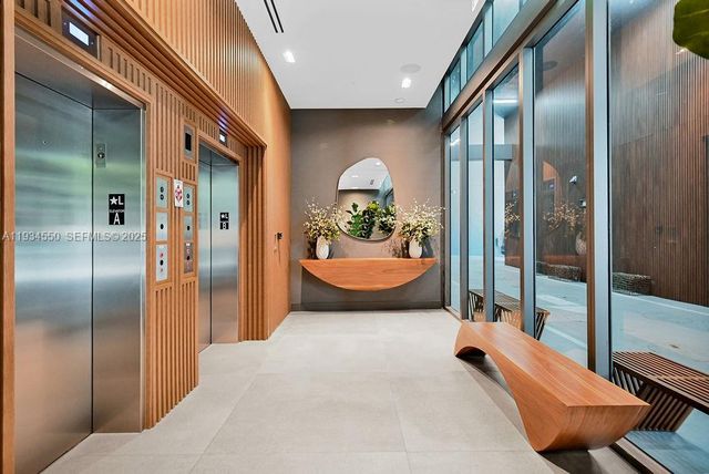 229 SW 9th St 504, Miami, FL 33130