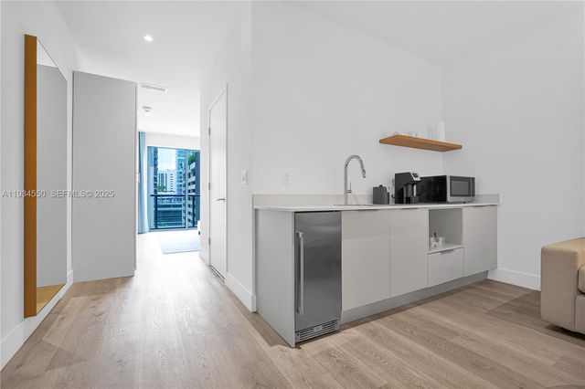 229 SW 9th St 504, Miami, FL 33130