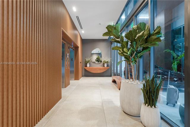 229 SW 9th St 504, Miami, FL 33130