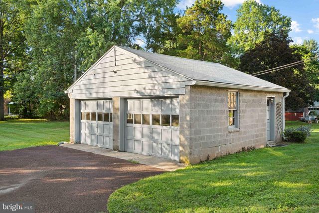 301 GREENWOOD RD, Lansdale, PA 19446