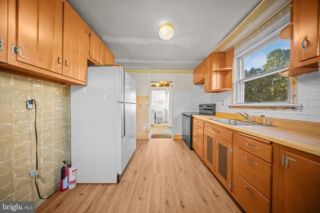 301 GREENWOOD RD, Lansdale, PA 19446