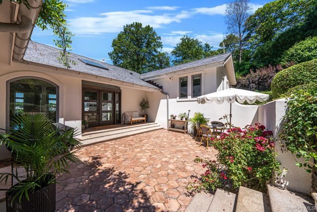 88 E Shore Road, Huntington, NY 11743