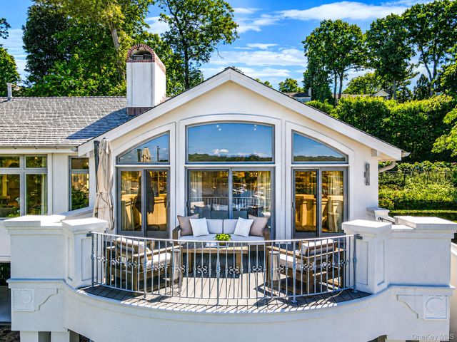 88 E Shore Road, Huntington, NY 11743