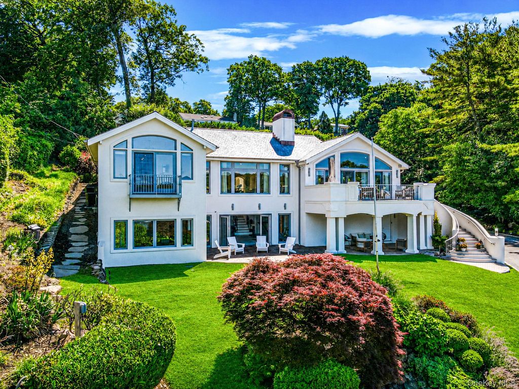 88 E Shore Road, Huntington, NY 11743