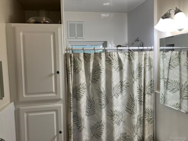 5893 Cribbins Road, Kenockee Township, MI 48006
