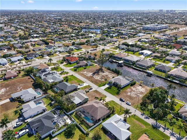 2121 SW 39th TER, Cape Coral, FL 33914