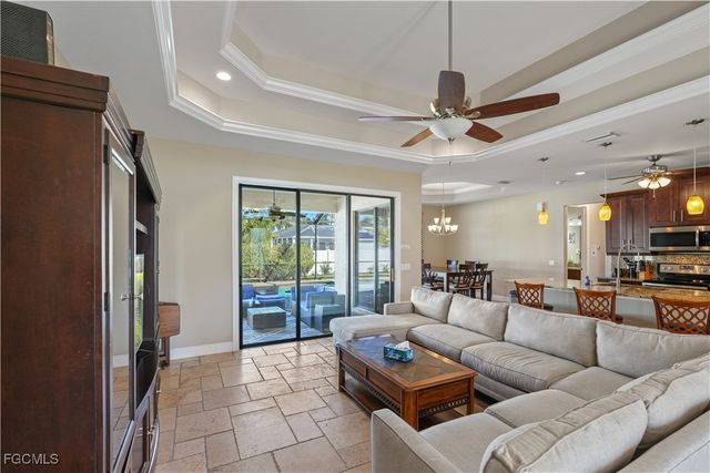 2121 SW 39th TER, Cape Coral, FL 33914