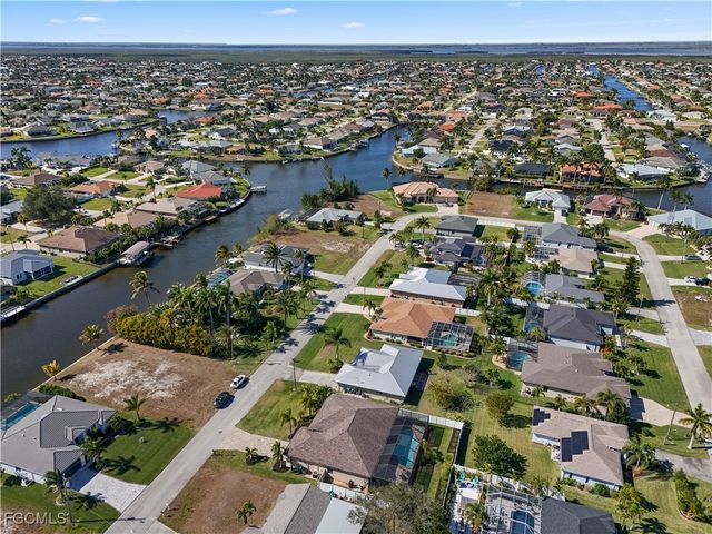 2121 SW 39th TER, Cape Coral, FL 33914