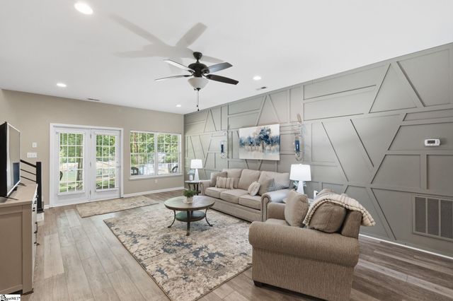 519 Island Point Road, Starr, SC 29684