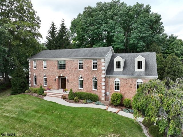 34 Crocker Mansion Dr, Mahwah Twp., NJ 07430