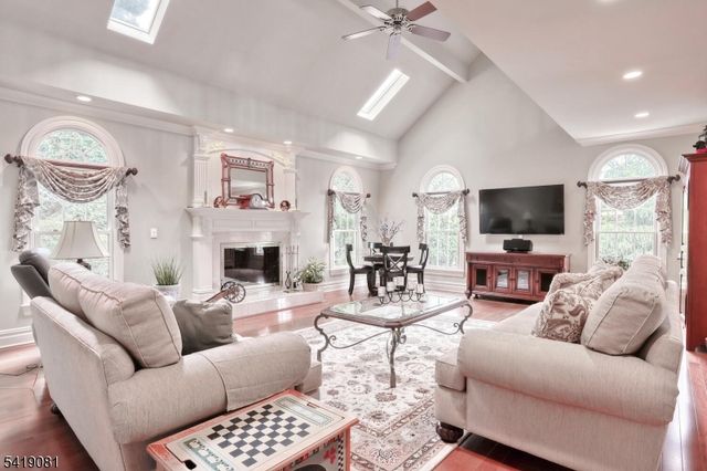 34 Crocker Mansion Dr, Mahwah Twp., NJ 07430